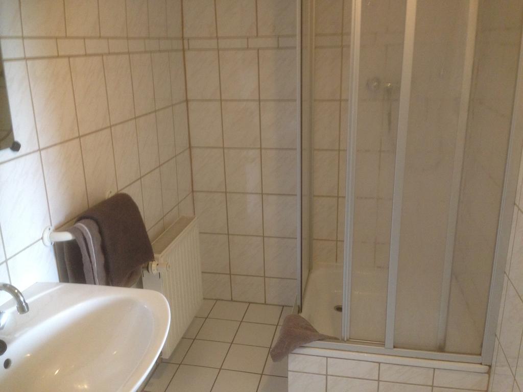 Gasthof & Pension Zum Saalestrand Bad Dürrenberg الغرفة الصورة